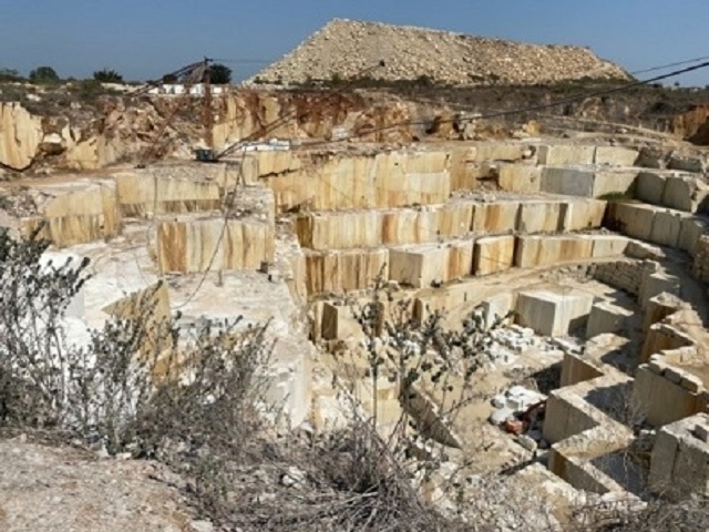 Mining activity around the Kanari river (Image Source: Ayushi Trivedi)