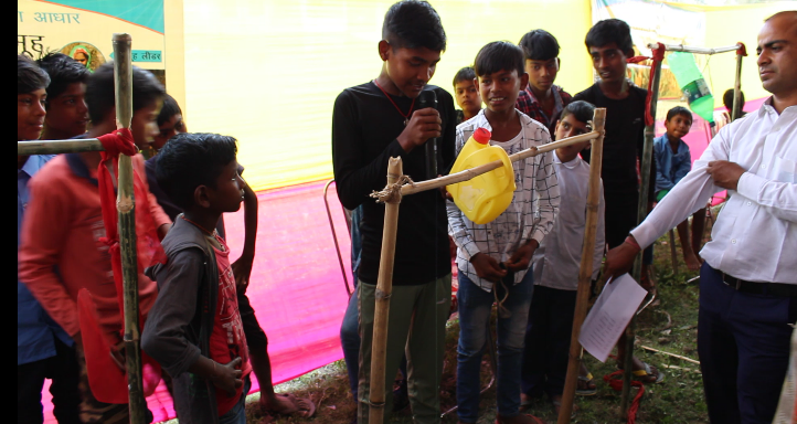 Children using tippy tap (Image Source: Sehgal Foundation)