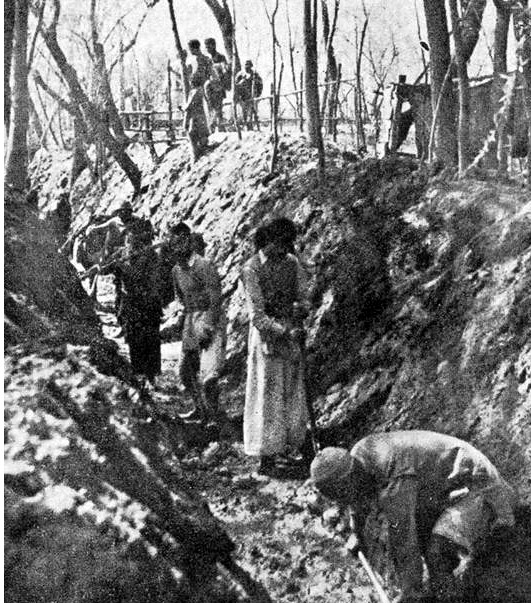 Image of community desilting a canal