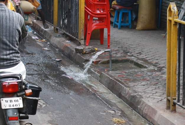 Open hoses in Kolkata