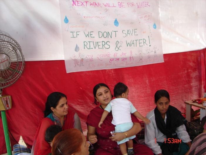 Citizens of Bavdhan on Hunger Strike Source: Parineeta Dandekar and Dainik Bhaskar