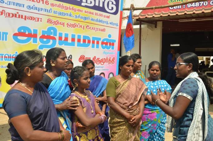 Bharathi speaking to the manual scavenging workers (Image: Divya Bharathi, Facebook)