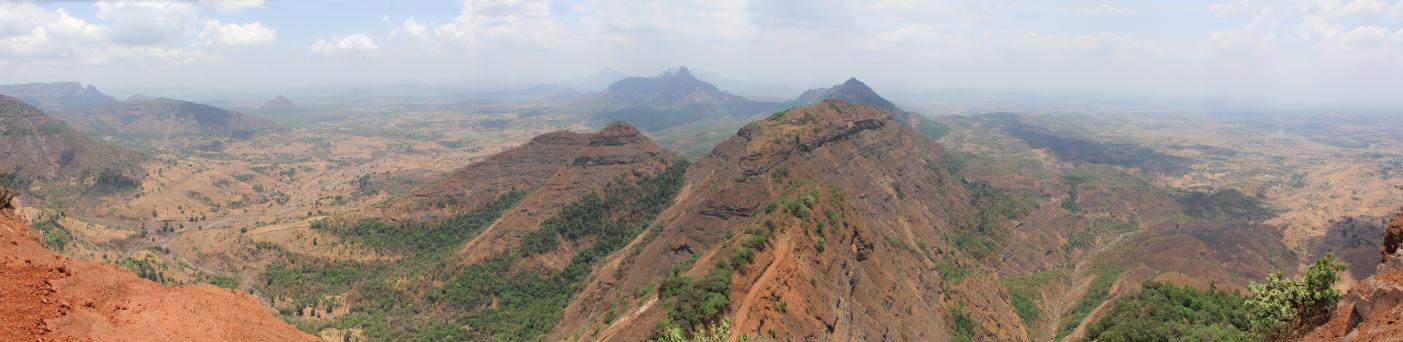 Western Ghats during dry season. (Photo courtesy: Arne Huckelheim)