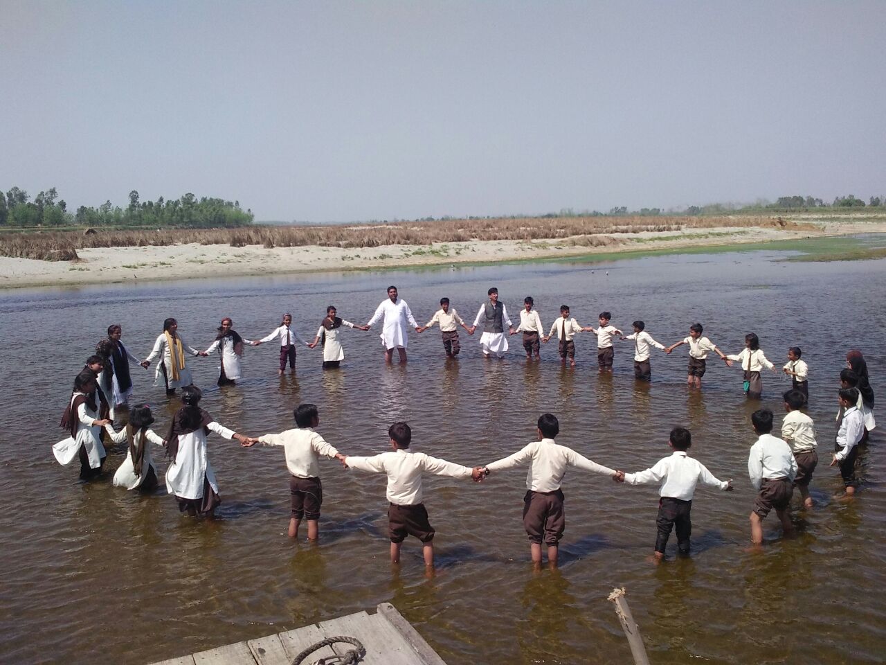 School students at an awareness raising camp about the lost channel and the need for its revival. (Image: Mustaquim Mallah)