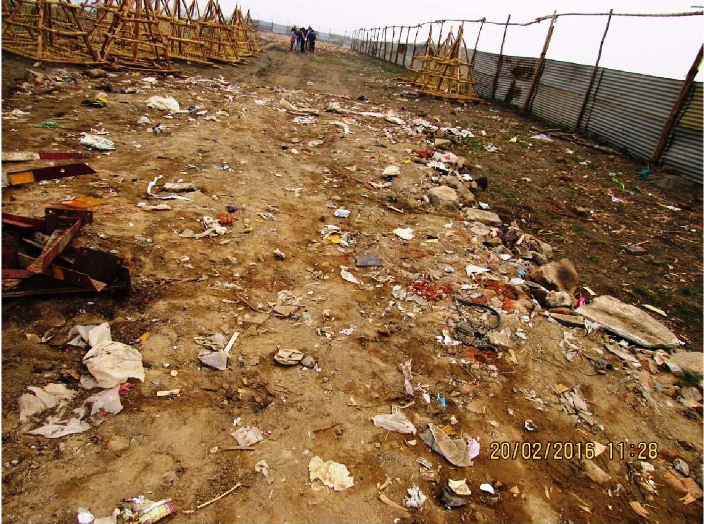 Debris from road construction dumped along the banks of the Yamuna (Source: Yamuna Jiye Abhiyan)