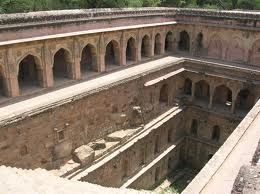 Rajon ki baoli