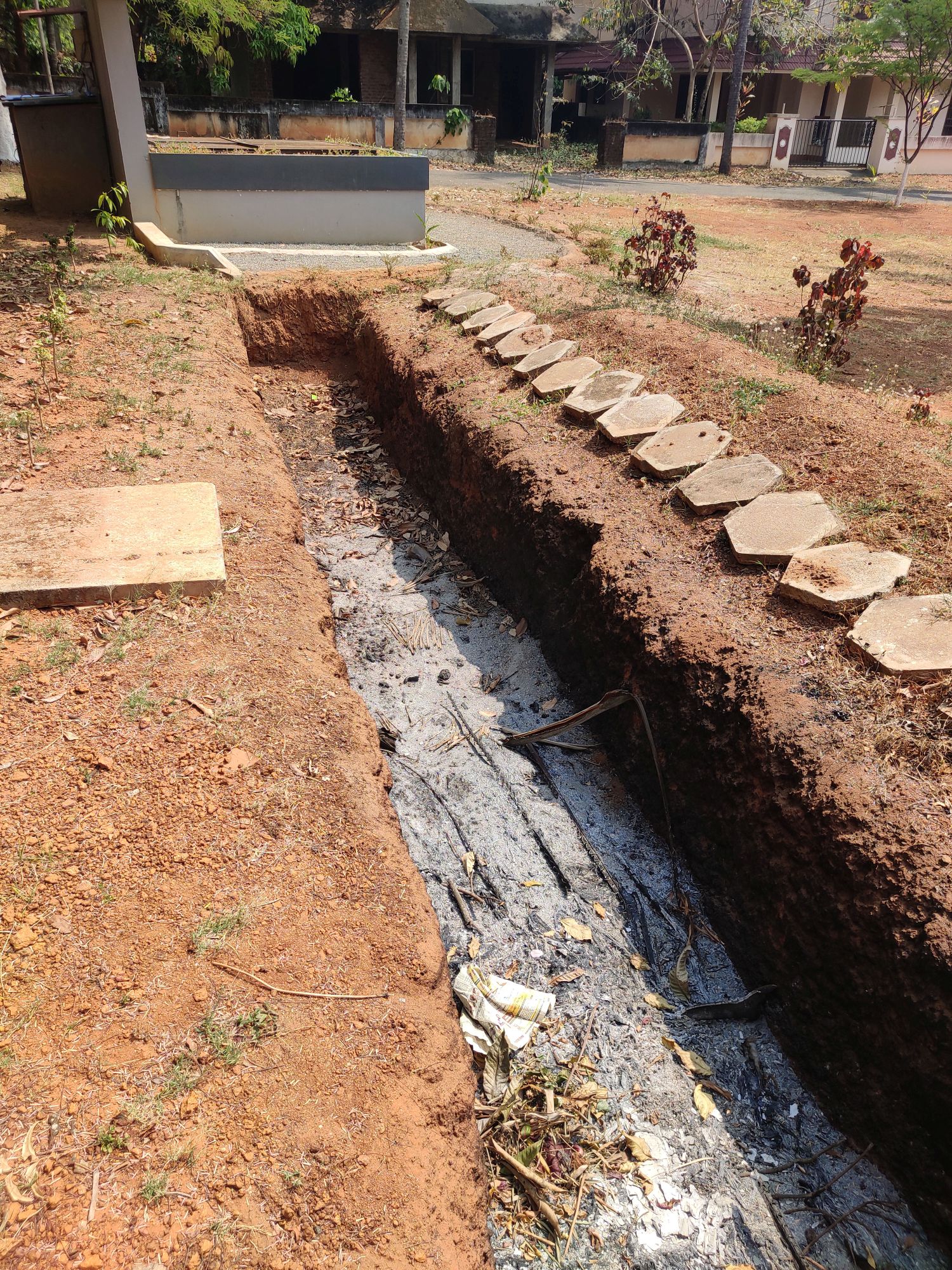 The Mazhapolima technique at Orchard diens has a series of infiltration trenches which help the excess water to infiltrate into the shallow aquifers. (Image by authors)