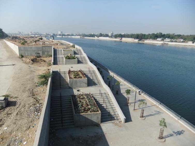 Sabarmati riverfront (Source:Alex Follman)