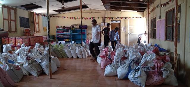 Preparation to provide survival kits in the Rapar region (Image Source: SamerthTrust)