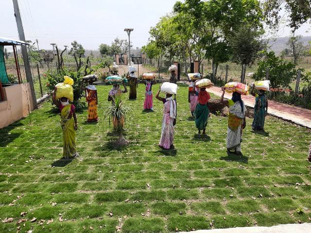 Farm women from Yavatmal (Image Source: Seema Kulkarni)