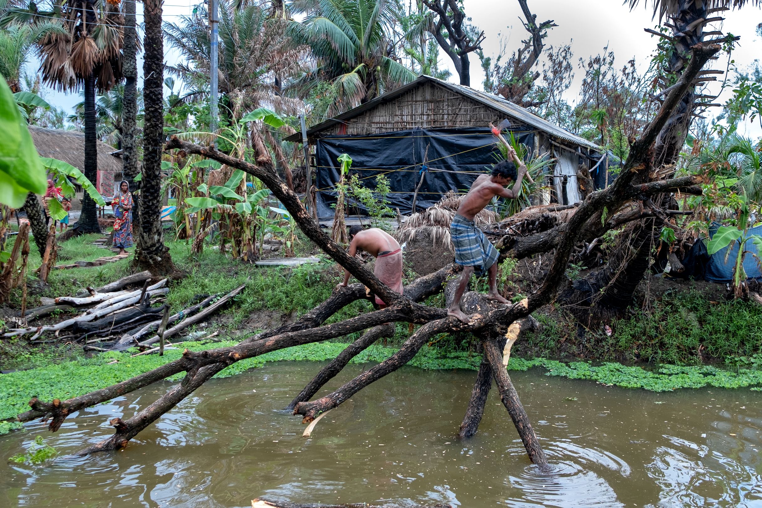 A lot of them have tried to retrieve their possession but have not been able to salvage all their belongings. (Image: WaterAid, Subhrajit Sen)  