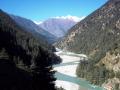 Distant snow clad mountains, the smaller hills and the Ganga river (Image: Srimoyee Banerjee, Wikimedia Commons, CC BY-SA 4.0)