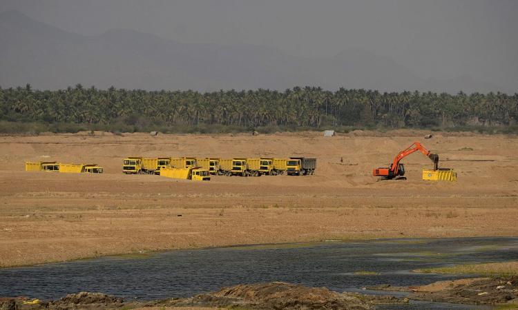 River sand continues to be plundered for the construction industry (Source: P Jeganathan/Wikimedia Commons)