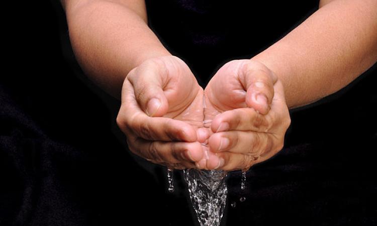 Communicating, for WASH behaviour change (Image Source: Biswarup Ganguly via Wikimedia Commons)