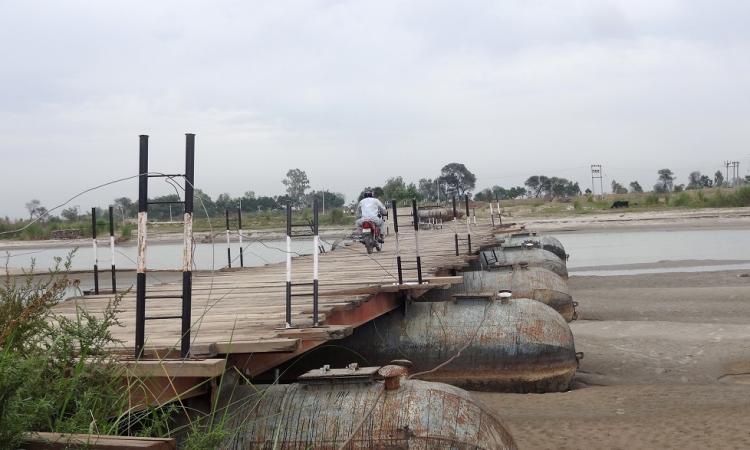 The only connection of the island with mainland is through a pontoon bridge which the Public Works Department removes as the water level rises during monsoon. 