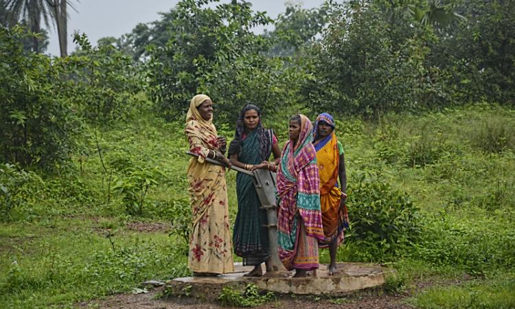 Women of Podapathar (Source: India Water Problem)