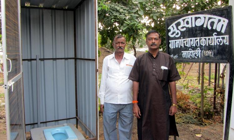 The team: Sanjay Joshi (left) and Ravindra Ganorkar (Source: Nivedita Khandekar)