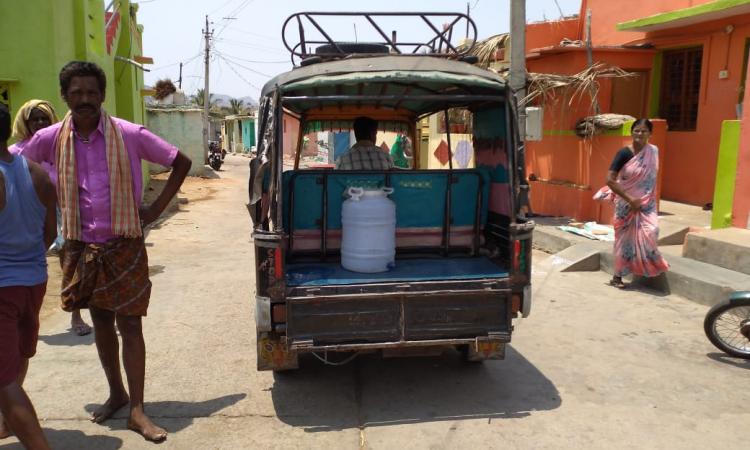 A can of 20 litres of RO filtered water costs around Rs. 20 in Chikballapur. Image credit: Karthik Seshan