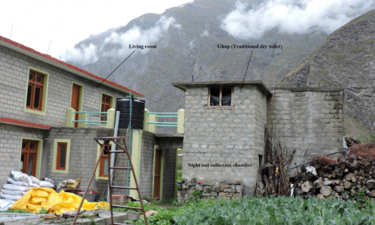 A traditional dry toilet. Image: India Science Wire