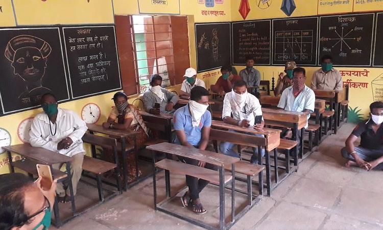 Training safai and cremation workers on safe practices during the corona pandemic (Image Source: Triratna Prerna Mandal)